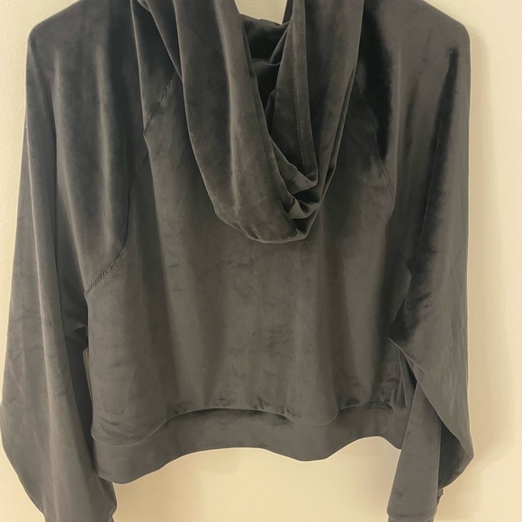 Black velour Victoria Secret Cropped Hoodie with bling - NWOT - Picture 4 of 4